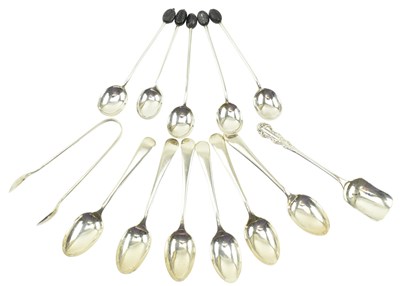 Lot 149 - SET OF FIVE GEORGE V HALLMARKED SILVER COFFEE BEAN ENDED SPOONS & OTHER SPOONS