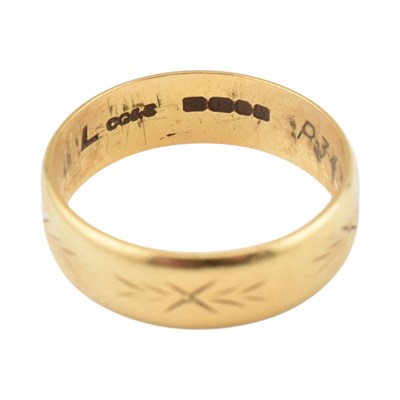 Lot 418 - HALLMARKED 18CT GOLD BAND RING