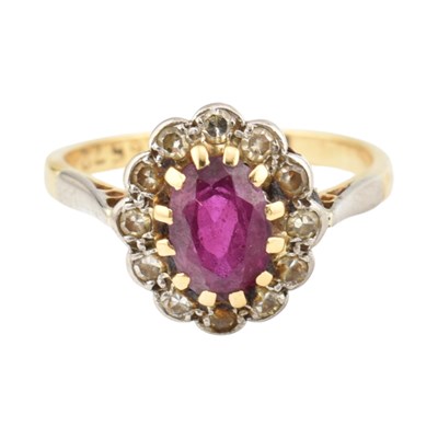 Lot 382 - 18CT GOLD, PLATINUM, RUBY & DIAMOND CLUSTER RING