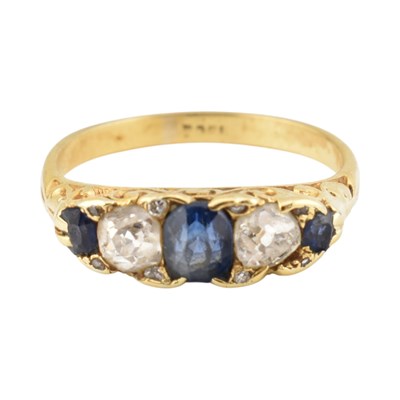 Lot 399 - 18CT GOLD SAPPHIRE & DIAMOND FIVE-STONE RING