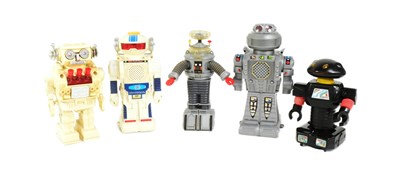 Lot 693 - RETRO TOYS - X5 SPACE ROBOTS