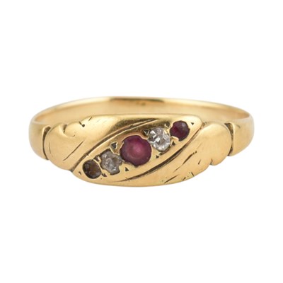 Lot 386 - 18CT GOLD, RUBY & DIAMOND RING