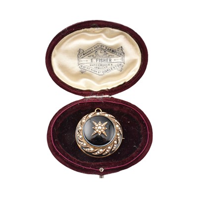 Lot 194 - VICTORIAN BANDED AGATE & PEARL BROOCH PIN PENDANT