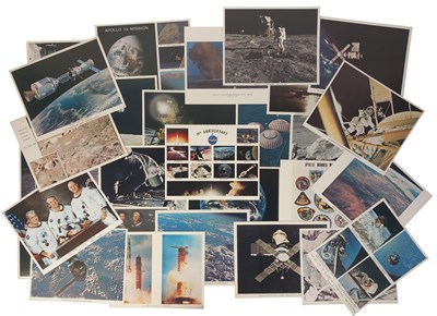 Lot 149 - SPACE EXPLORATION - 15TH ANNIVERSARY OF NASA - OFFICIAL PHOTOGRAPHS