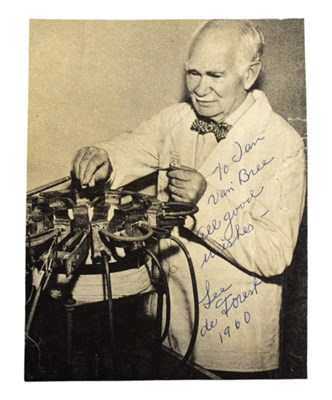 Lot 169 - SCIENCE / INVENTORS - LEE DE FOREST (D.1961) - ELECTRIC ENGINEER - AUTOGRAPH