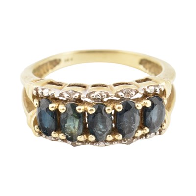 Lot 349 - 14CT GOLD SAPPHIRE & DIAMOND RING