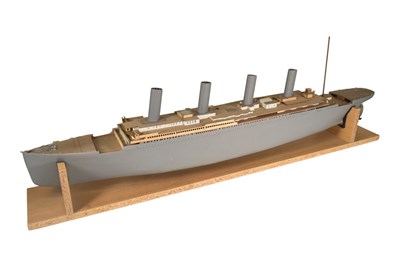 Lot 463 - RMS TITANIC - PART ASSEMBLED 1/250 SCALE HACHETTE MADE TITANIC