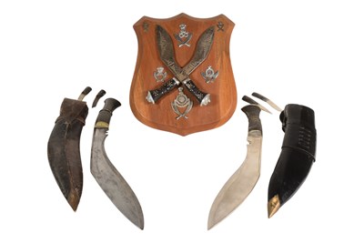 Lot 94 - VINTAGE KUKRI KNIFE DAGGERS & PRESENTATION SHIELD