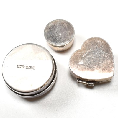 Lot 29 - 925 SILVER SWEET CHOCOLATE ROLO T/W ENAMEL SET PILL POT & HEART PILL POT
