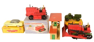 Lot 386 - DIECAST - VINTAGE DINKY TOYS DIECAST MODELS