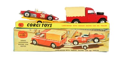 Lot 15 - DIECAST - VINTAGE CORGI GIFT SET - LANDROVER WITH FERRARI RACING CAR