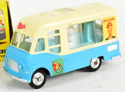 Lot 42 - DIECAST - VINTAGE CORGI TOYS DIECAST MODEL ICE CREAM VAN