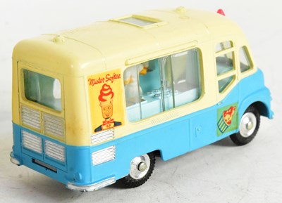 Lot 42 - DIECAST - VINTAGE CORGI TOYS DIECAST MODEL ICE CREAM VAN