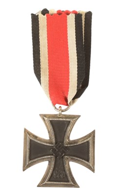 Lot 320 - WWII SECOND WORLD WAR GERMAN IRON CROSS MEDAL