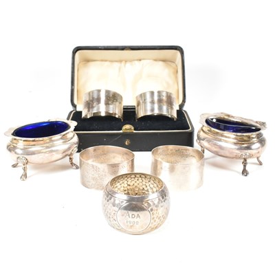 Lot 89 - PAIR OF GEORGE V HALLMARKED TABLE SALTS & COLLECTION OF NAPKIN RINGS