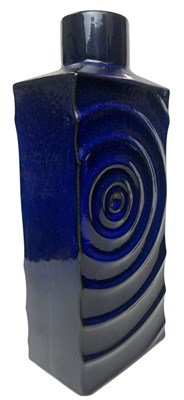 Lot 88 - CARI ZALLONI FOR STEULER KERAMIK - MODEL 215 - VASE