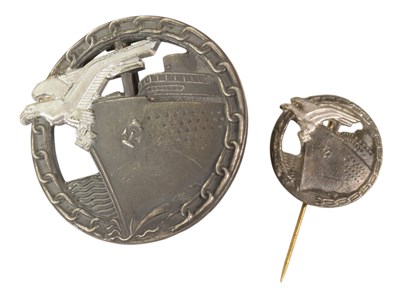 Lot 353 - WWII SECOND WORLD WAR GERMAN BLOCKADE RUNNER BADGE