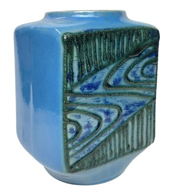 Lot 126 - STREHLA KERAMIK - MODEL 1211 - GERMAN POTTERY VASE