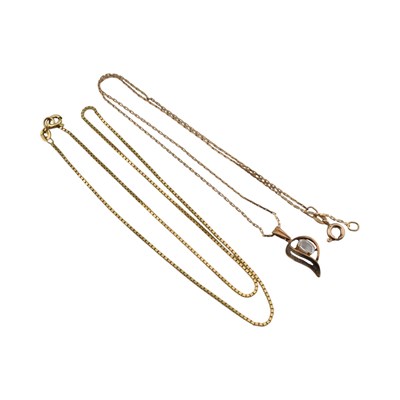 Lot 403 - TWO HALLMARKED 9CT GOLD NECKLACES