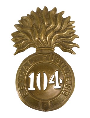 Lot 26 - 19TH CENTURY 104TH BENGAL FUSILIERS GLENGARRY CAP BADGE