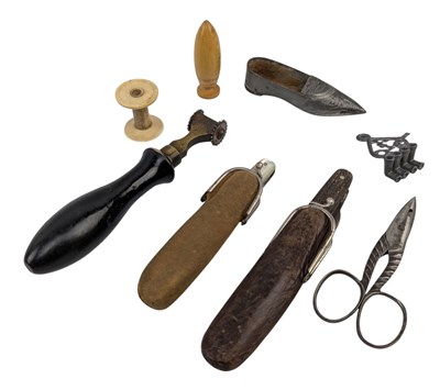 Lot 138 - COLLECTION OF 19TH CENTURY SEWING RELATED ITEMS & OBJECTS