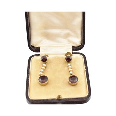 Lot 375 - PAIR OF GARNET & PEARL PENDANT EARRINGS