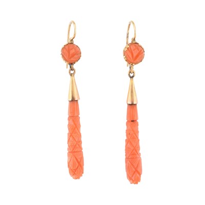 Lot 178 - A PAIR OF 19TH CENTURY GOLD & CORAL PENDANT EARRINGS