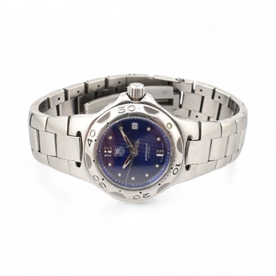Lot 507 - A TAG HEUER PROFESSIONAL 200 METERS STAINLESS STEEL WRISTWATCH