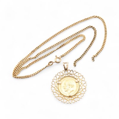 Lot 474 - 1918 GEORGE V HALF SOVEREIGN PENDANT & CHAIN