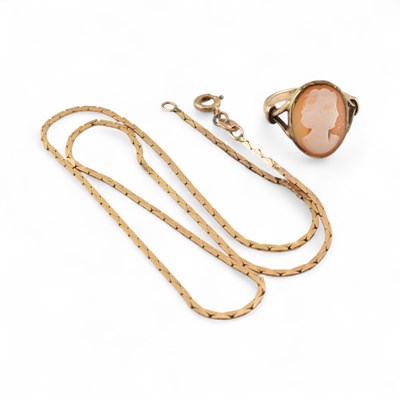 Lot 404 - 9CT GOLD CAMEO RING & FLAT LINKED 9CT GOLD NECKLACE CHAIN