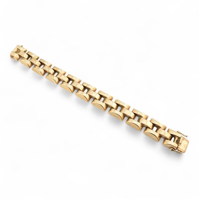 Lot 75 - HALLMARKED 9CT GOLD FANCY TANK LINK CHAIN BRACELET