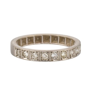Lot 352 - 18CT GOLD & DIAMOND HALF HOOP ETERNITY RING