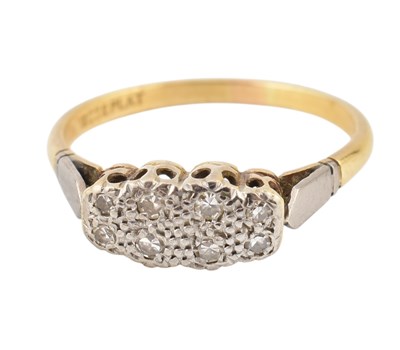 Lot 383 - 18CT GOLD & PLATINUM DIAMOND CLUSTER RING