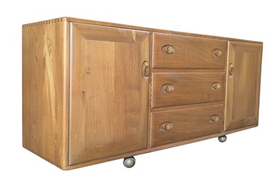 Lot 60 - ERCOL FURNITURE - MODEL 468 - MID CENTURY SIDEBOARD CREDENZA