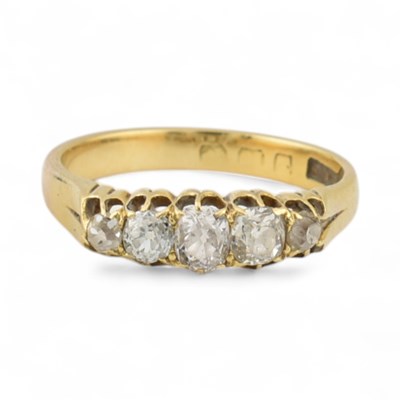 Lot 144 - HALLMARKED 18CT GOLD & DIAMOND FIVE STONE RING