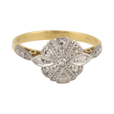 Lot 280 - ART DECO GOLD & DIAMOND CLUSTER RING