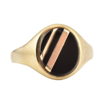 Lot 461 - HALLMARKED 9CT GOLD & ONYX SIGNET RING