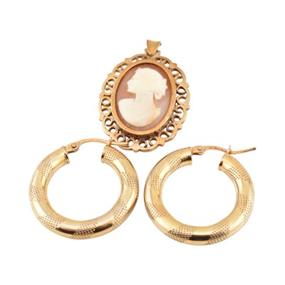 Lot 325 - PAIR OF 9CT HOOP EARRINGS & A CAMEO PENDANT