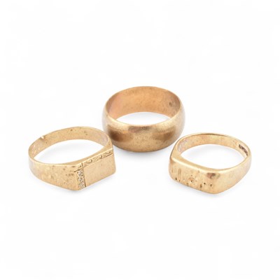 Lot 470 - THREE HALLMARKED 9CT GOLD RINGS
