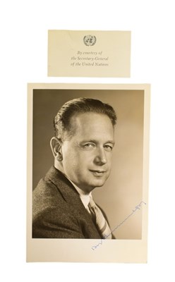 Lot 188 - UNITED NATIONS - DAG HAMMARSKJOLD (D.1961) - AUTOGRAPHED PHOTOGRAPH