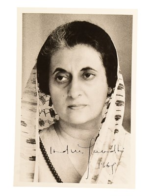 Lot 193 - WORLD LEADERS - INDIRA GANDHI - INDIA PRIME MINISTER - SIGNED PHOTOGRAPH