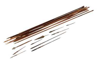 Lot 387 - COLLECTION OF ANTIQUE ARROWS & ARROW HEADS