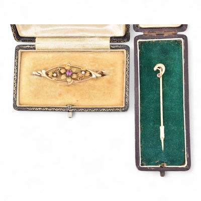 Lot 68 - EDWARDIAN 15CT GOLD BROOCH PIN & LAPEL PIN