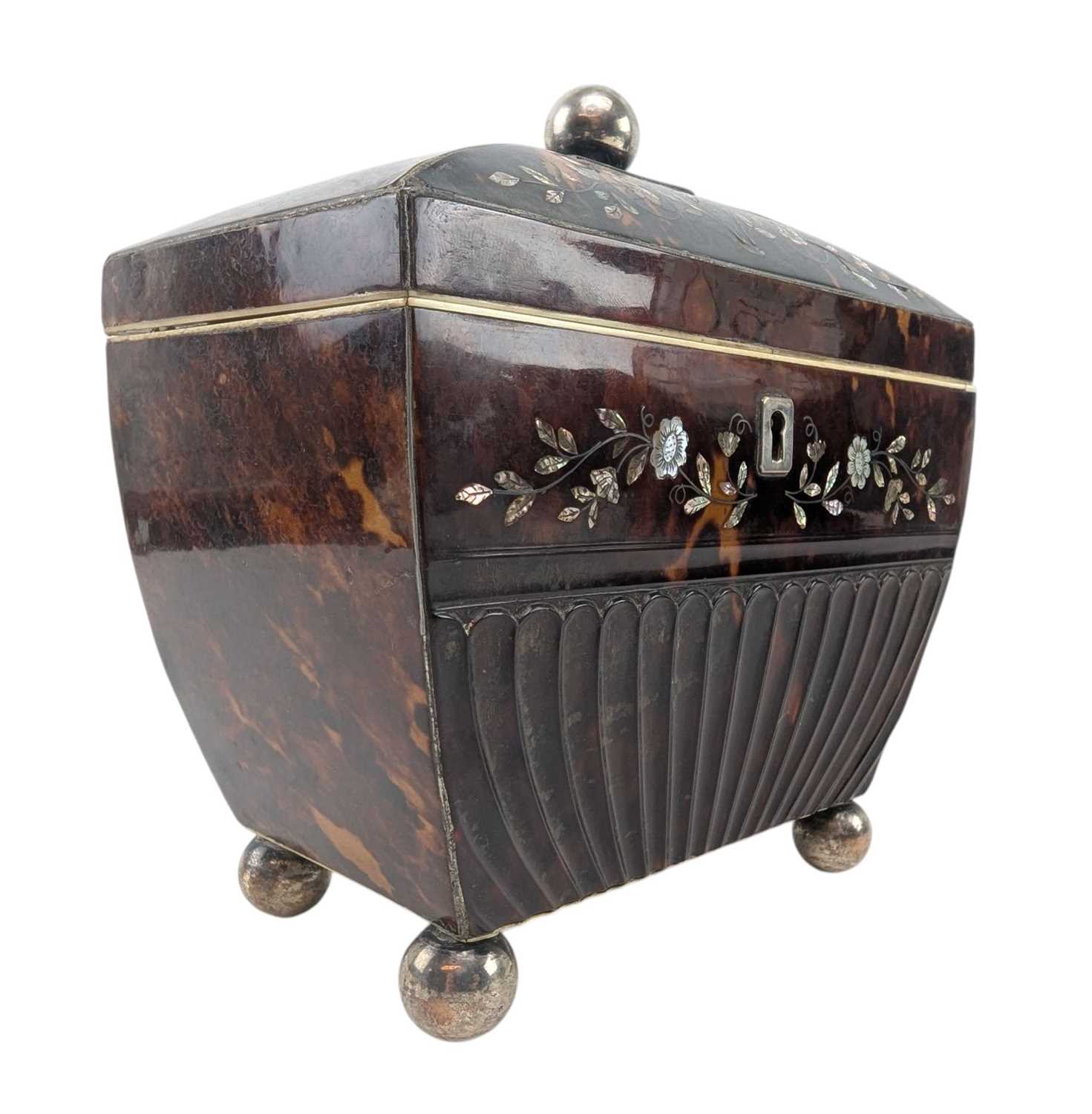 Lot 10 - 19TH CENTURY REGENCY TORTOISESHELL & IVORY INLAID TEA CADDY
