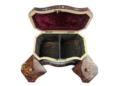 Lot 15 - EARLY 19TH CENTURY REGENCY TORTOISESHELL & IVORY INLAID TEA CADDY