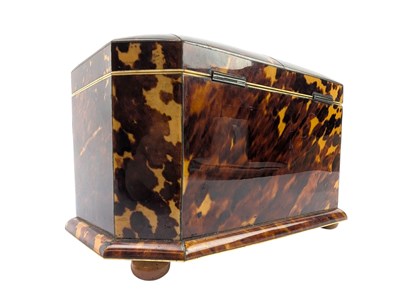 Lot 15 - EARLY 19TH CENTURY REGENCY TORTOISESHELL & IVORY INLAID TEA CADDY