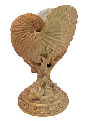 Lot 71 - EARLY 20TH CENTURY ROYAL WORCESTER BLUSH IVORY PORCELAIN NAUTILUS CENTREPIECE