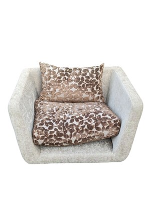 Lot 881 - DESIGNERS GUILD - CONTEMPORARY DESIGNER ARMCHAIR