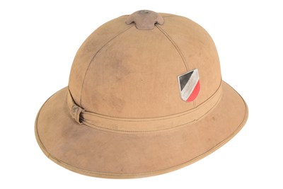 Lot 410 - WWII SECOND WORLD WAR GERMAN LUFTWAFFE TROPICAL PITH HELMET