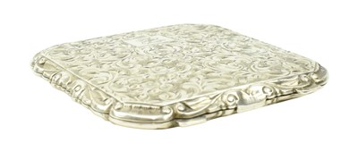 Lot 79 - 20TH CENTURY CZECHOSLOVAKIA CONTINENTAL 900 SILVER COMPACT